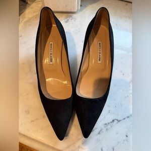 Manolo Blahnik Elegant Black Heels